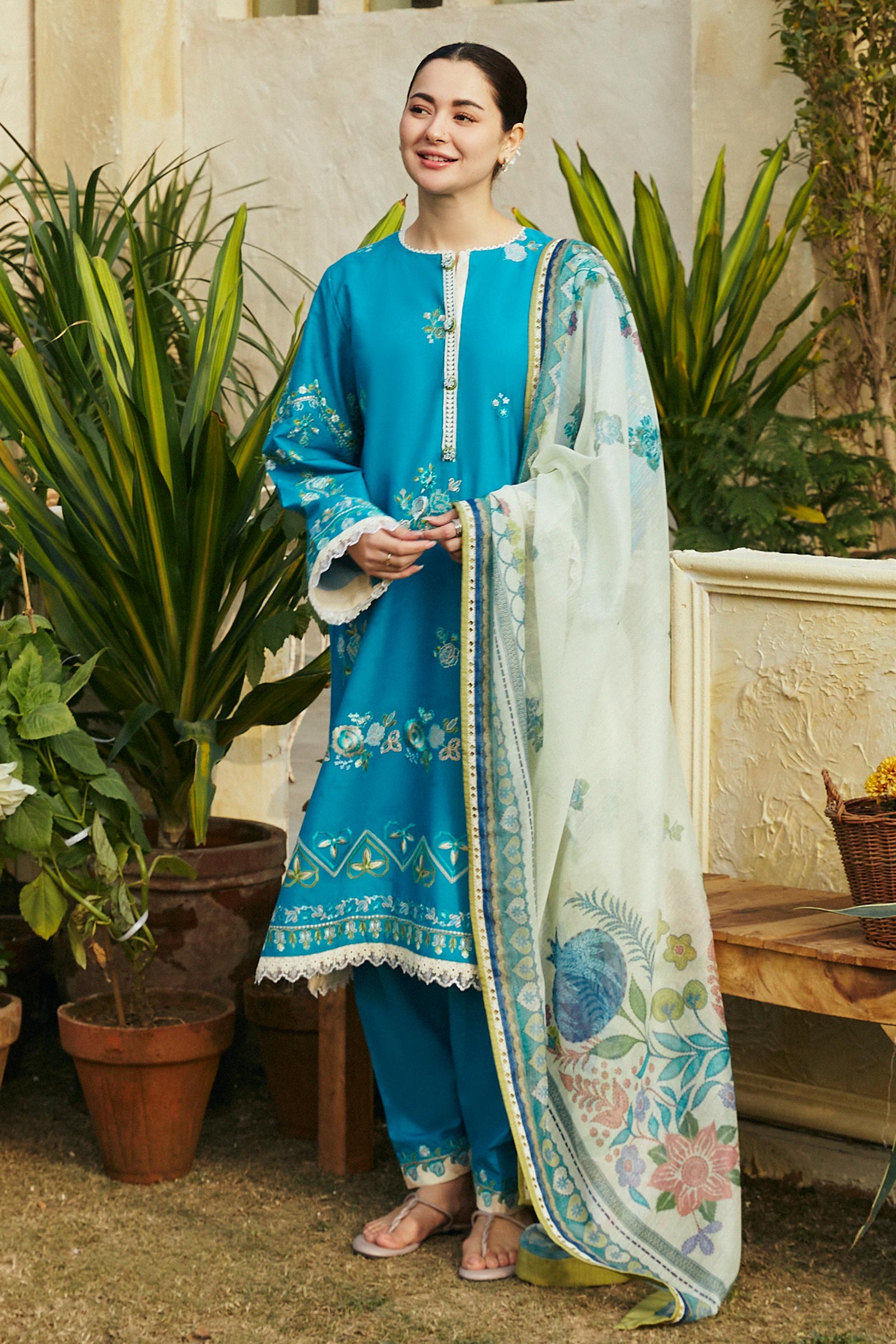 Coco Lawn Suits by Zara Shahjahan | 2024 | 8B