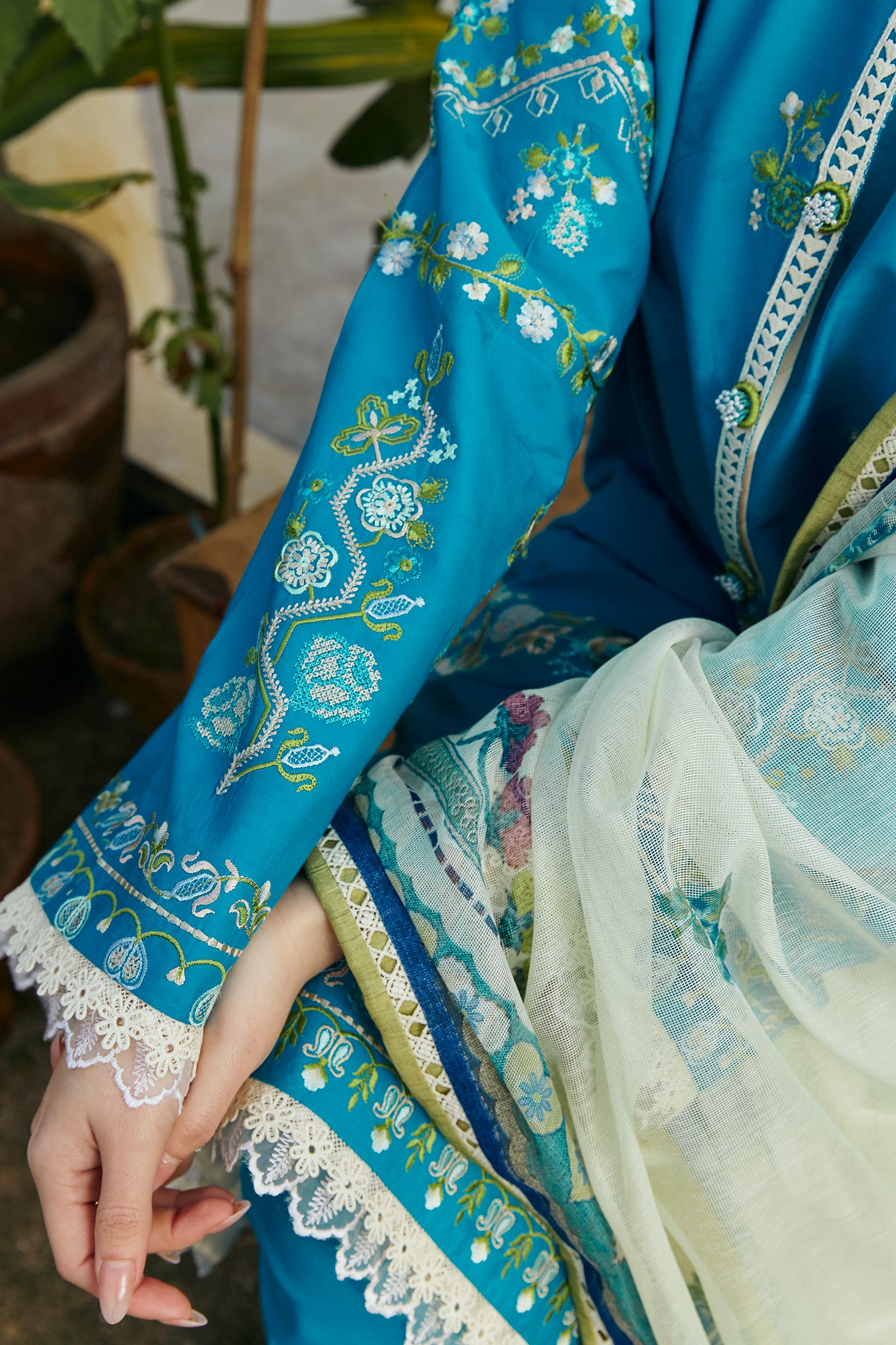 Coco Lawn Suits by Zara Shahjahan | 2024 | 8B