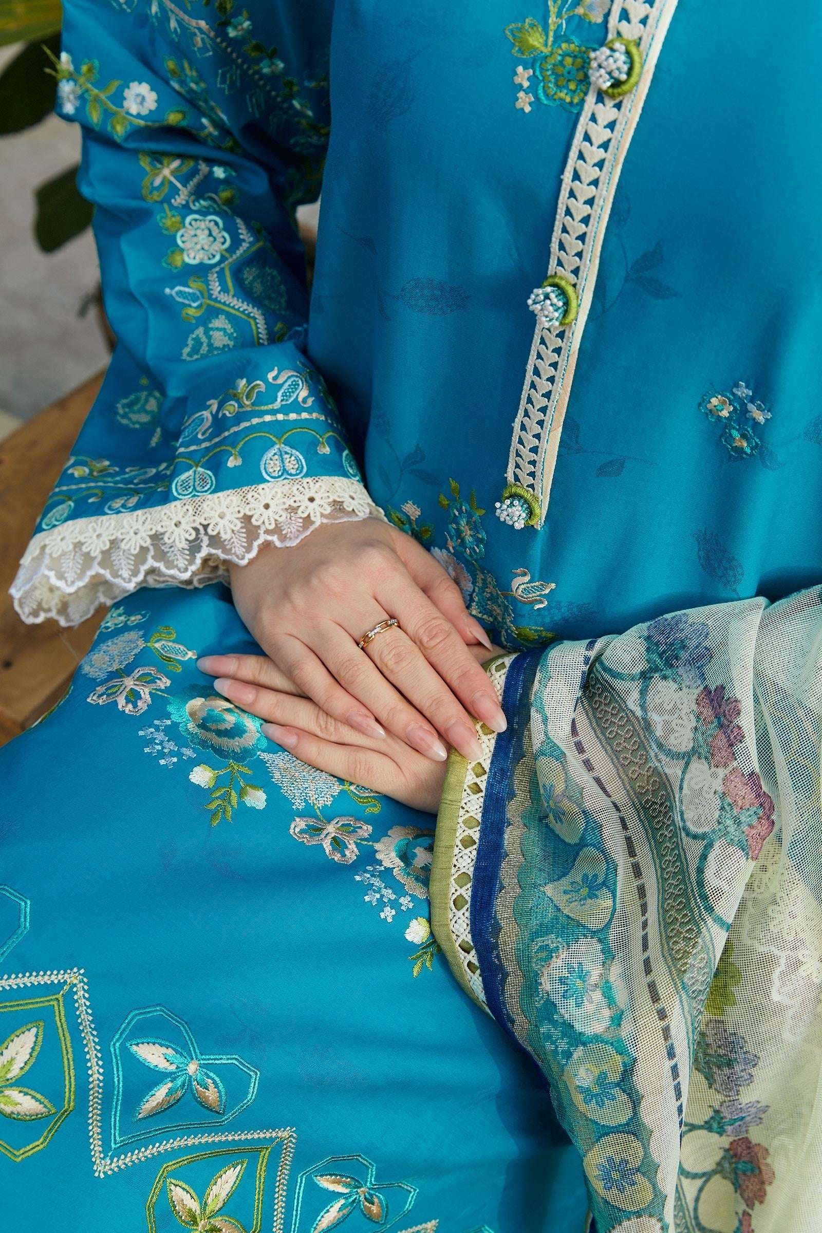 Coco Lawn Suits by Zara Shahjahan | 2024 | 8B
