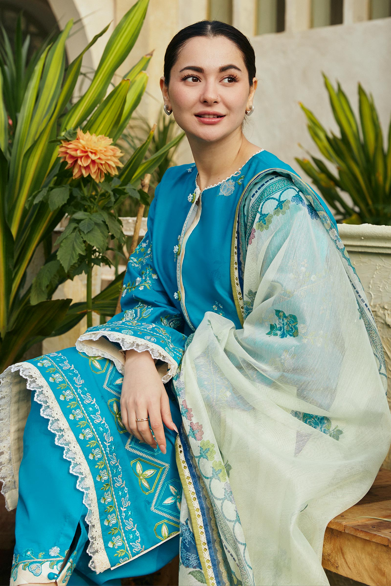 Coco Lawn Suits by Zara Shahjahan | 2024 | 8B