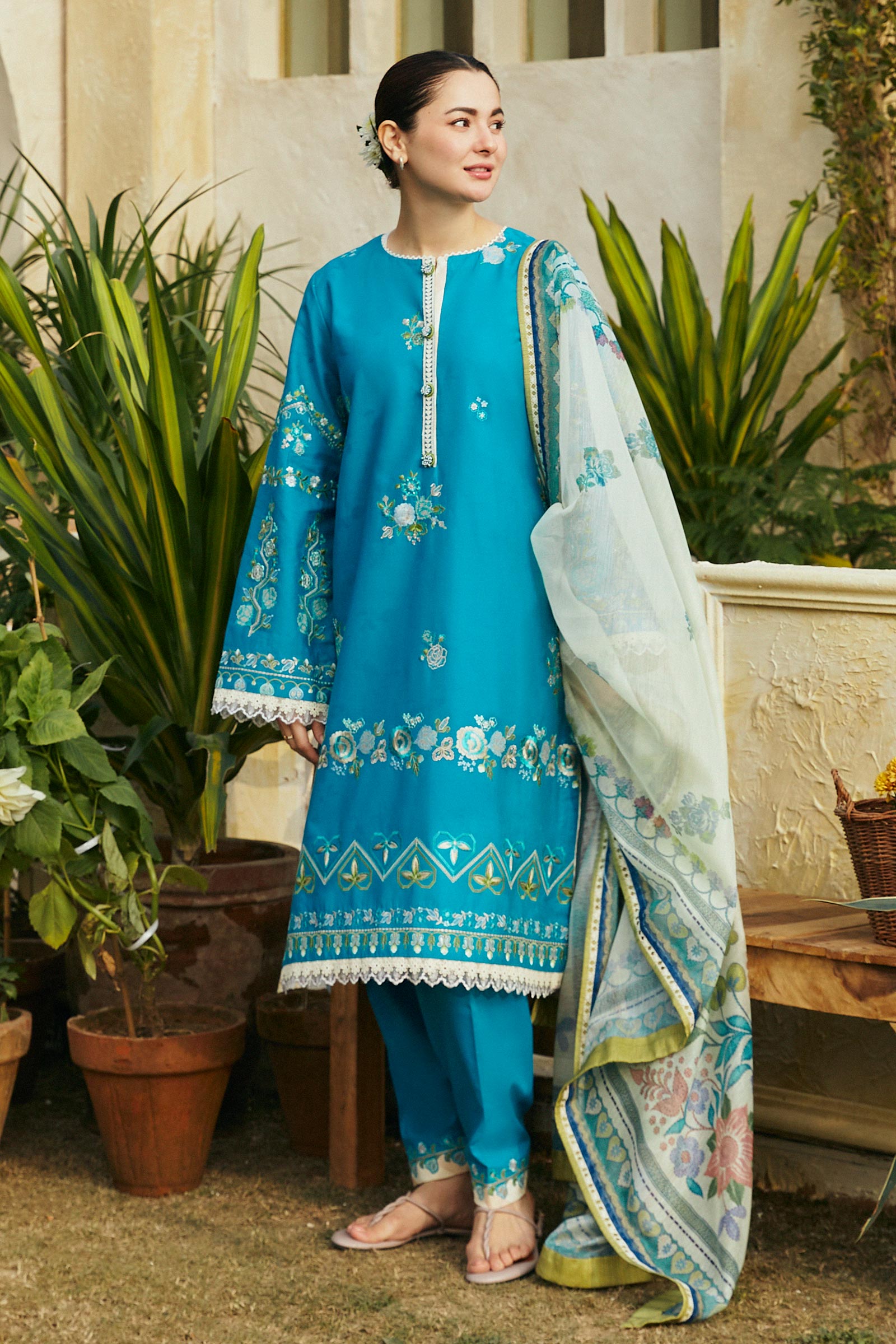 Coco Lawn Suits by Zara Shahjahan | 2024 | 8B