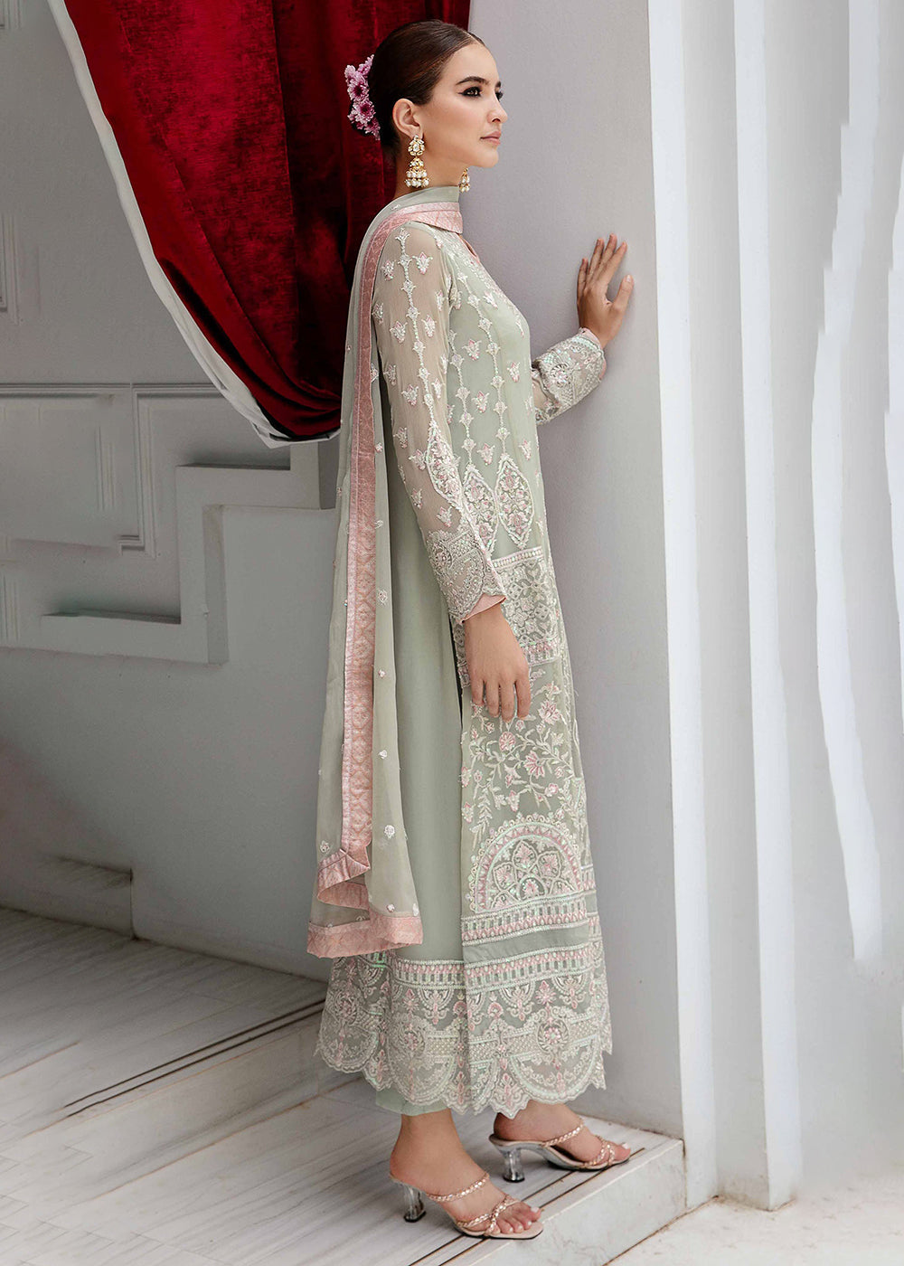 Intira The Luxury Suits Affiars by Freesia by Maryum N Maria | 2024 | AMENIA - FW23-501