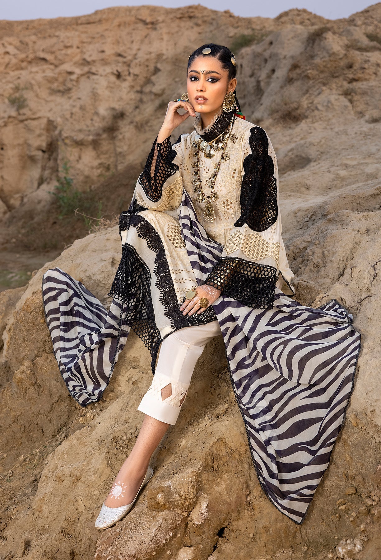 Adan's Libas Lawn Suits by Hafsah Zia | 2024 | D-5528