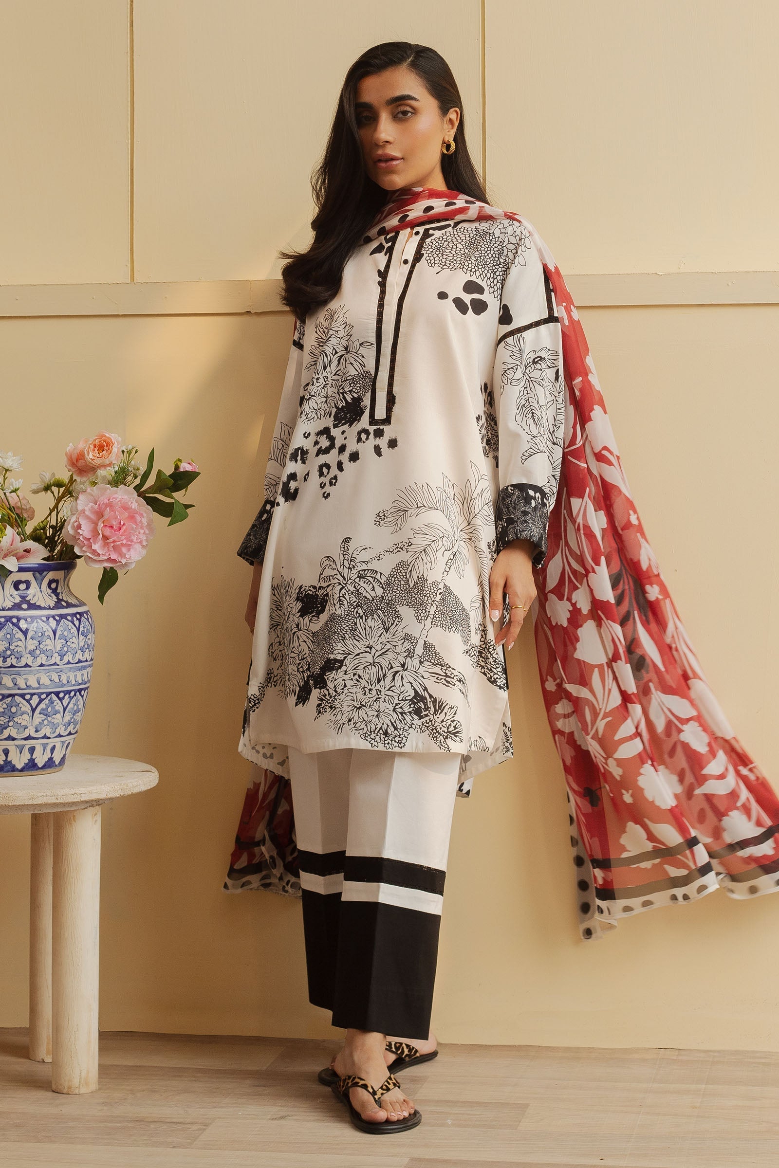 Coco Prints by Zara Shahjahan | Pure Lawn Suits | Vol 2 | 2024 | D8