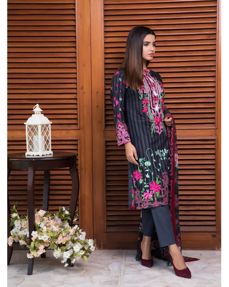 Rang Rez Lawn Volume 3 Pakistani Suit DN-05